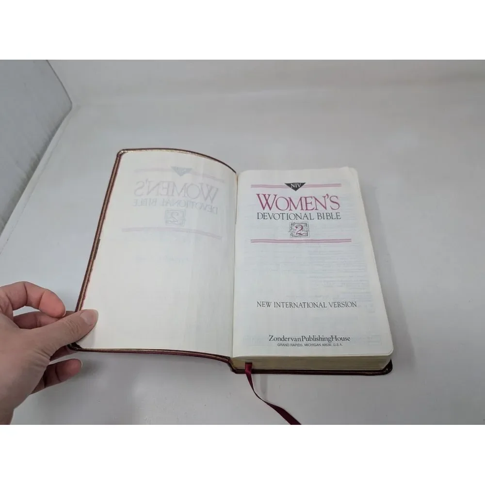 WOMEN'S DEVOTIONAL BIBLE‎ 2 Zondervan 1995 NIV Dark Pink Leather 90s Vintage